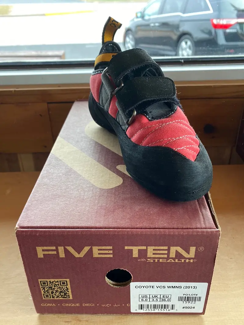 Five Ten Coyote Women’S Approach And Climbing Shoes 1